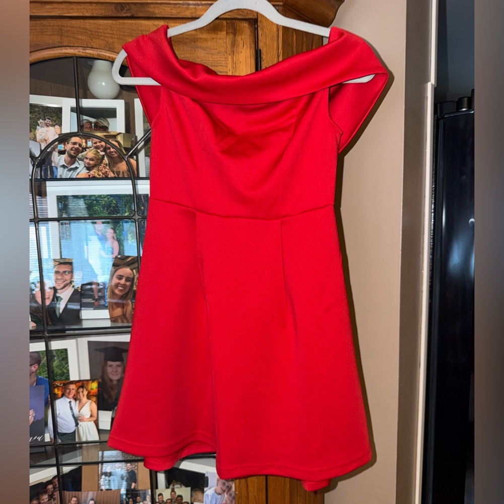 NEW NWOT SMALL Elegant Red Off-Shoulder Dress. Back zipper